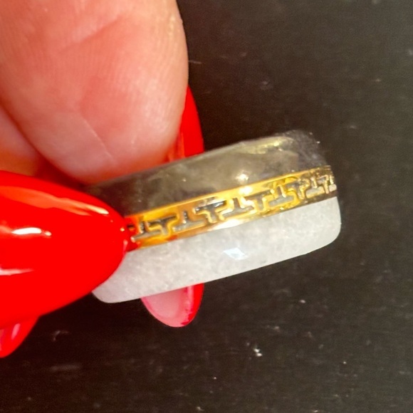 14 Kt gold black and white jade New ring size 5 - Picture 2 of 6